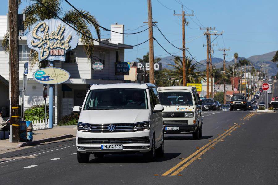  Volkswagen California Ocean Red (T6) 2016 года  (фото 24 из 33)